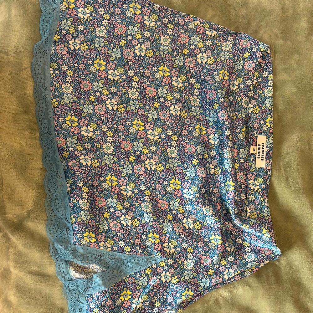 FRANKIES BIKINIS | Silky Lace Trim Mini Skirt | Size M